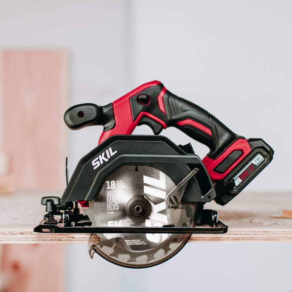 SKIL PWR CORE 12 Brushless 12V Compact 5-1/2 Inch Circular Saw, Includes 4.0Ah Lithium Battery and PWR JUMP Charger
